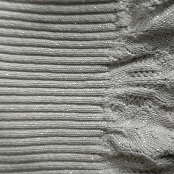 SOLD !! 🆕💥 Designer Valerie Stevens Silver MTLC Sweater NWT Medium - Picture 12 of 12